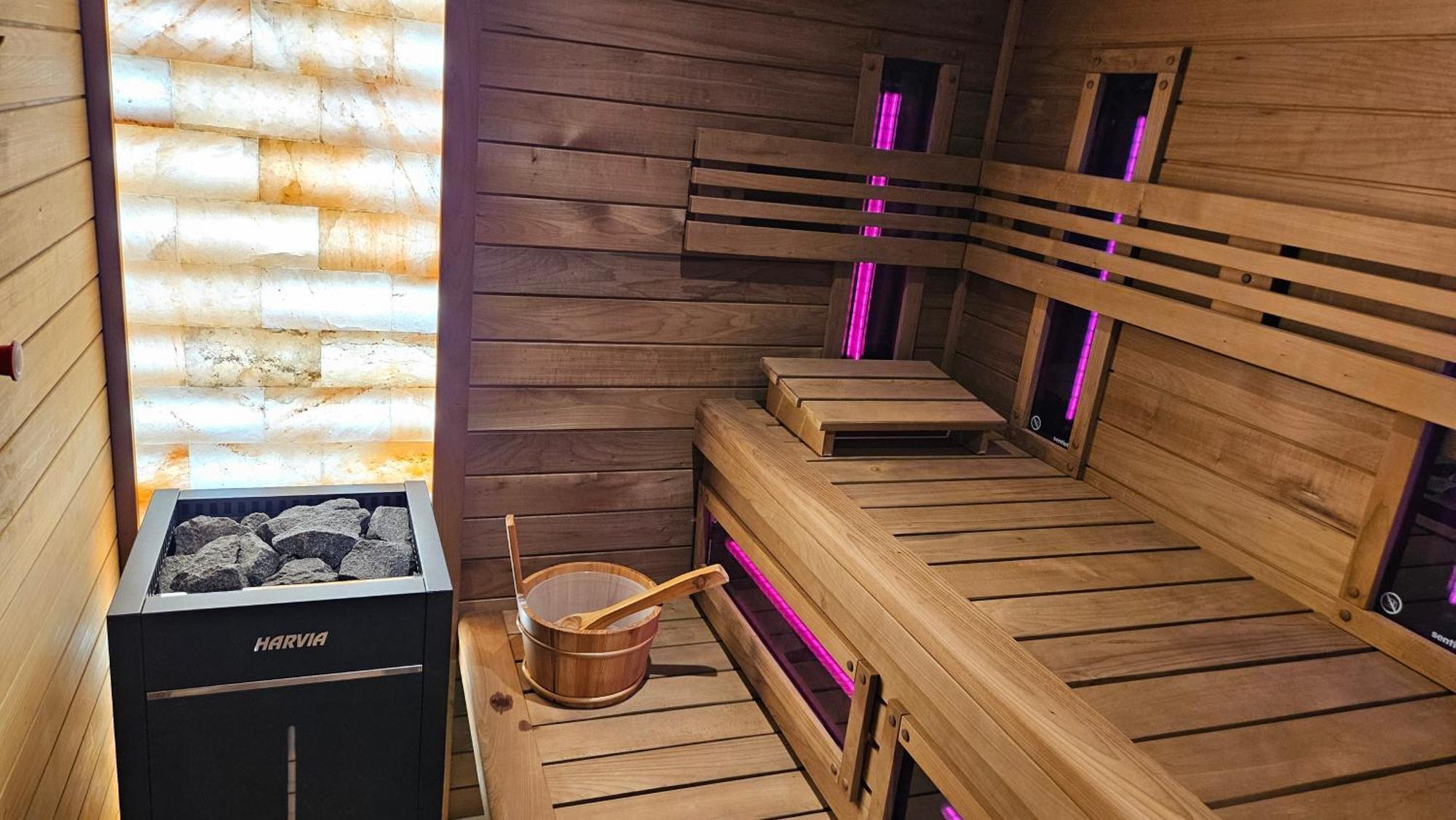 Apartamenty Komarno 46 Jacuzzi&Sauna Exterior photo