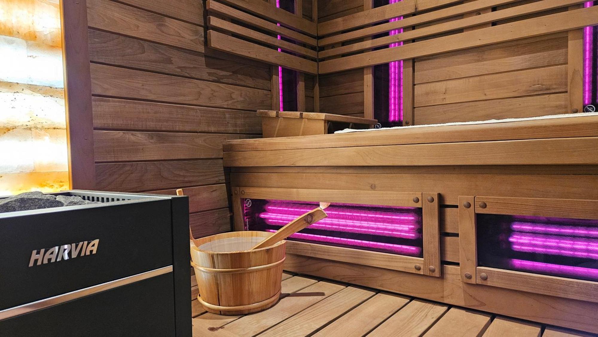 Apartamenty Komarno 46 Jacuzzi&Sauna Exterior photo