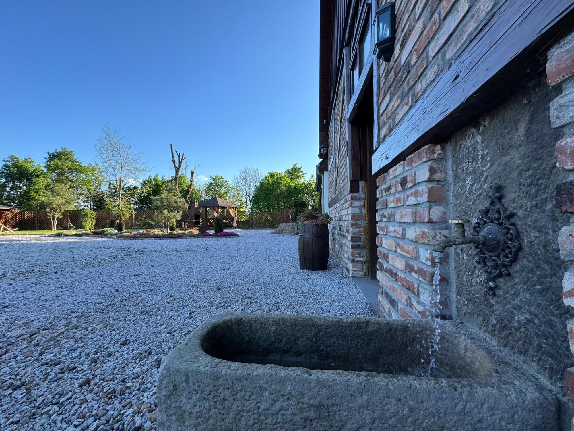 Apartamenty Komarno 46 Jacuzzi&Sauna Exterior photo